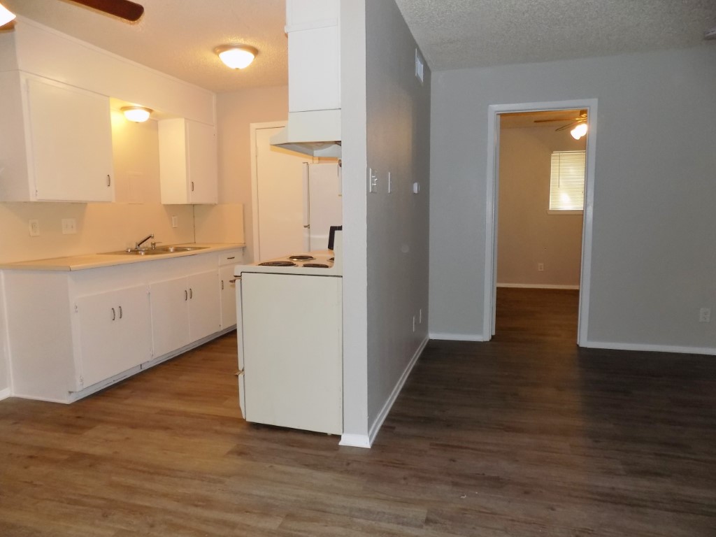 723 N Bishop St. [Apt. 723]