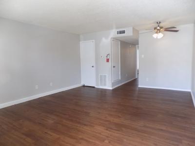 302 N Main St., Apt 06