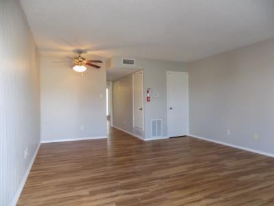 302 N. Main St, Apt 20