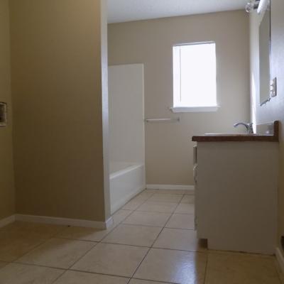 702 E. Highland (11)
