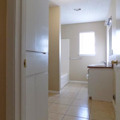 702 E. Highland (12)