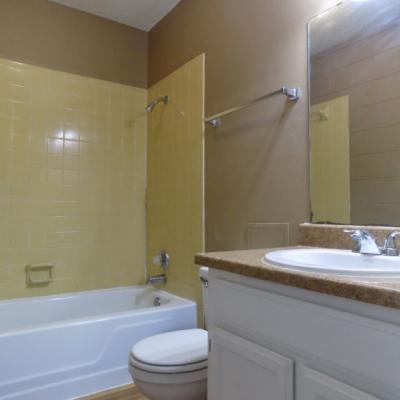 302 N Main St., Apt 17 (11)
