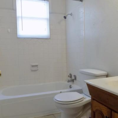 2720 W. Harris (16)