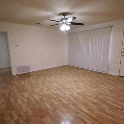 2720 W. Harris (8)