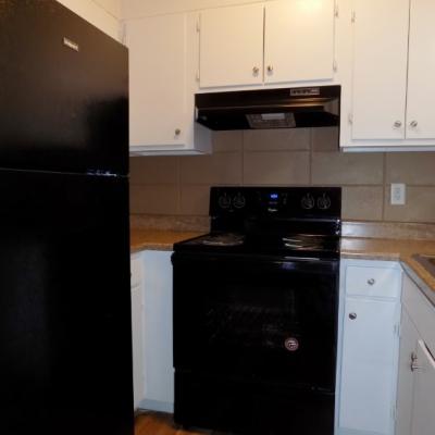 302 N Main St., Apt 17 (2)