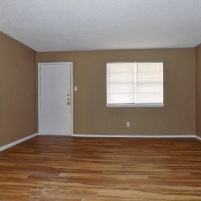302 N. Main St., Apt. 15 (2)