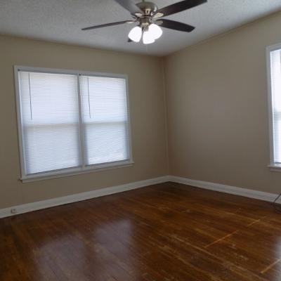 332 W. Avenue C (18)