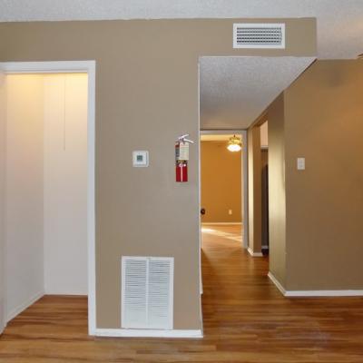 302 N. Main St., Apt. 15 (3)