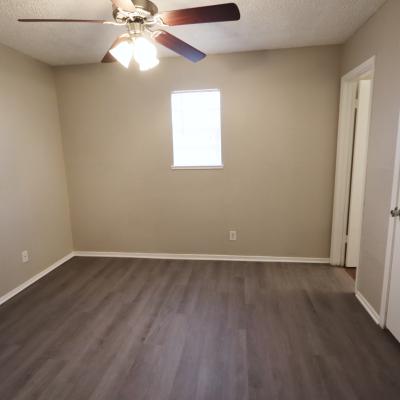 725 B N. Bishop St. (7)