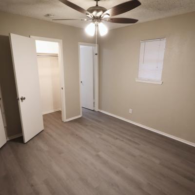 733 N. Bishop St. [Apt 733] (6)