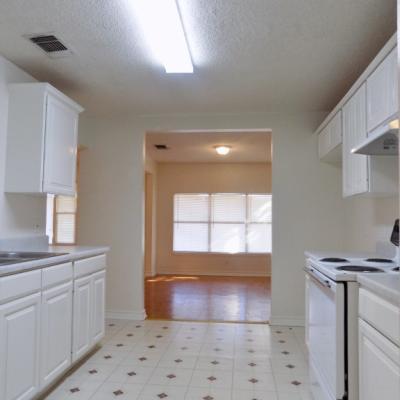 2720 W. Harris (8)