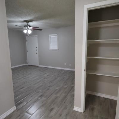 811 Knickerbocker, Apt. D (9)