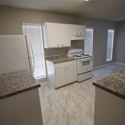 811 Knickerbocker, Apt. D (15)