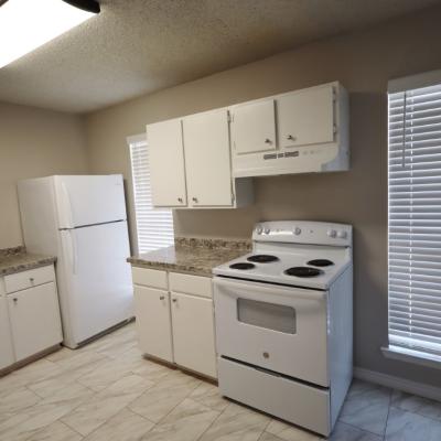 811 Knickerbocker, Apt. D (18)