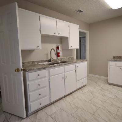 811 Knickerbocker, Apt. D (19)