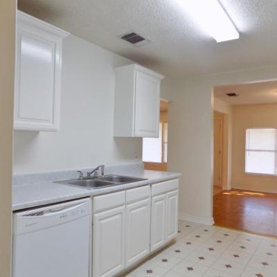2720 W. Harris (9)