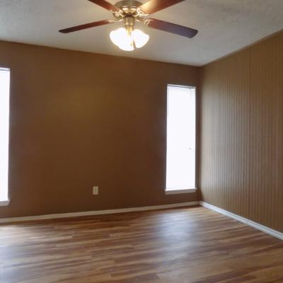 302 N Main St., Apt 17 (9)