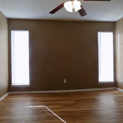302 N. Main St., Apt. 15 (9)