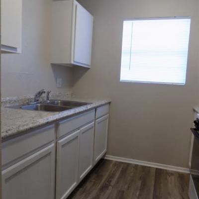501 N Bell St., Apt 10 (5)