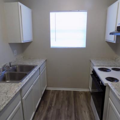501 N Bell St., Apt 10 (8)