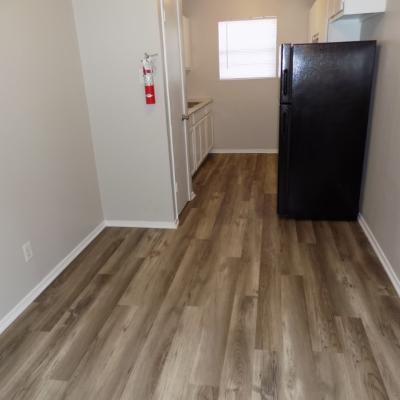 501 N Bell St., Apt 10 (4)