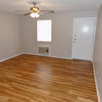 501 N. Bell St, Apt 09 (2)