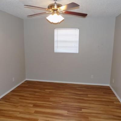 501 N. Bell St, Apt 09 (12)