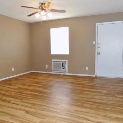 501 N. Bell St., Apt 12 (2)