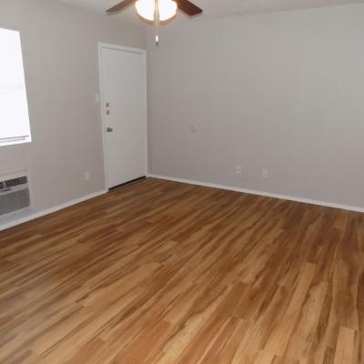501 N. Bell St., Apt. 14 (4)