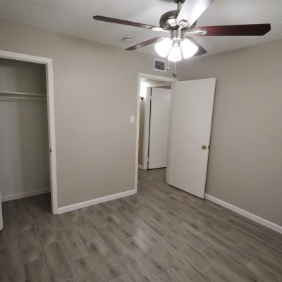 2914 San Antonio St., Apt 17 (13)