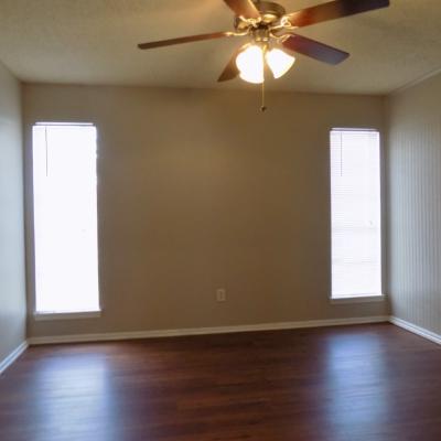 302 N Main St., Apt 06 (9)