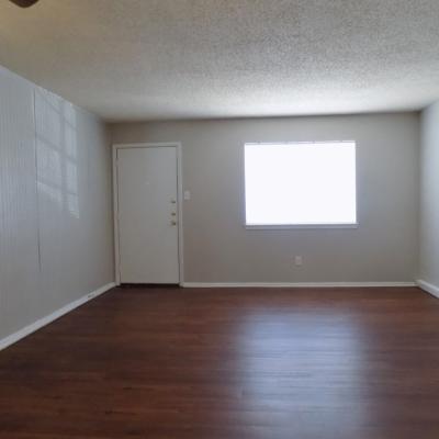 302 N Main St., Apt 06 (2)