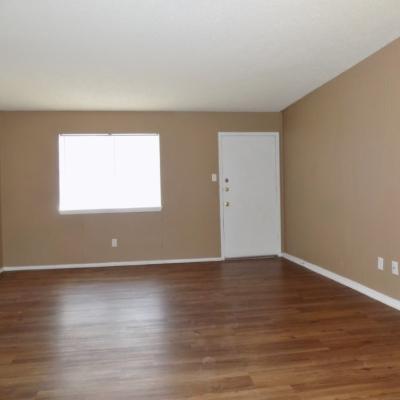 302 N. Main St, Apt 14 (2)