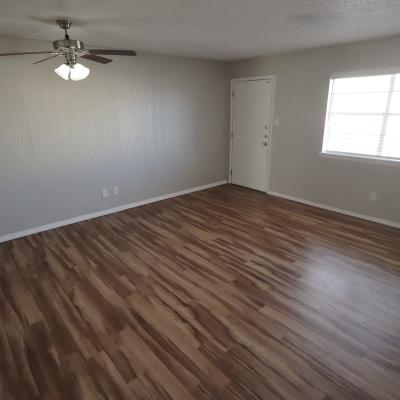 302 N Main St., Apt 17 (6)