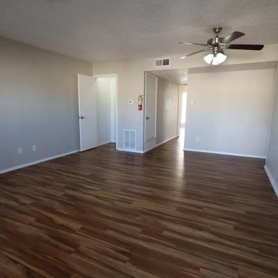 302 N Main St., Apt 17 (2)