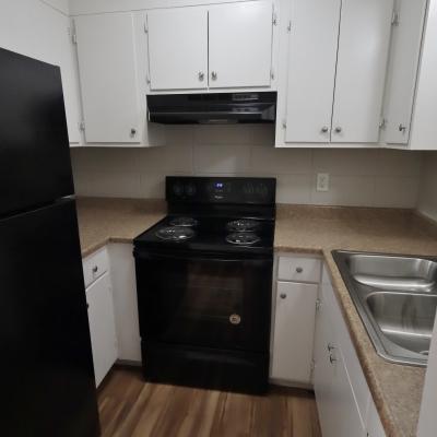 302 N Main St., Apt 17 (8)