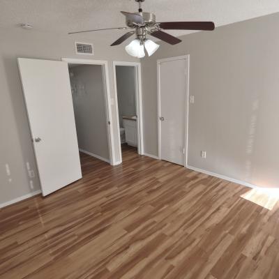 302 N Main St., Apt 17 (11)