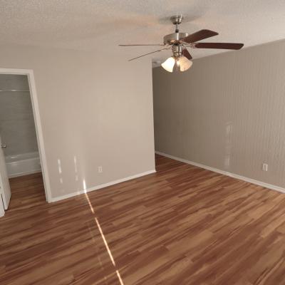 302 N Main St., Apt 17 (15)