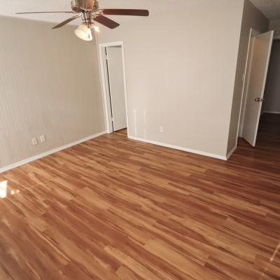 302 N Main St., Apt 17 (16)