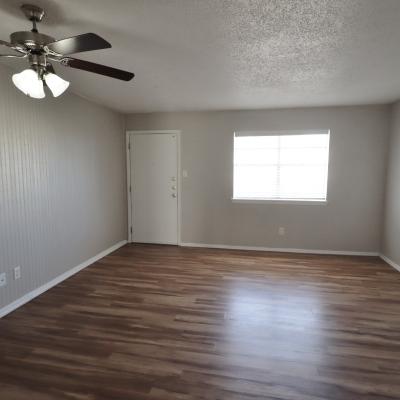 302 N Main St., Apt 17 (3)