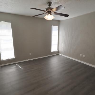 302 N. Main St, Apt 19 (8)