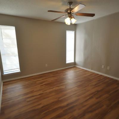 302 N Main St., Apt 21 (6)