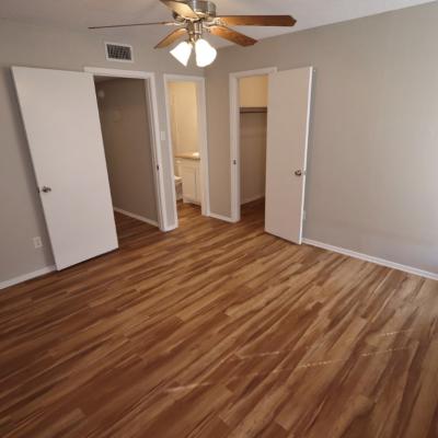 302 N Main St., Apt 21 (8)