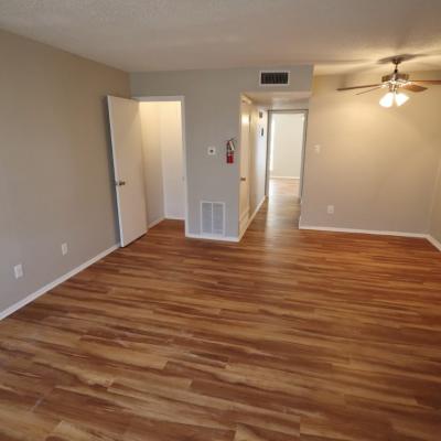 302 N Main St., Apt 21 (2)