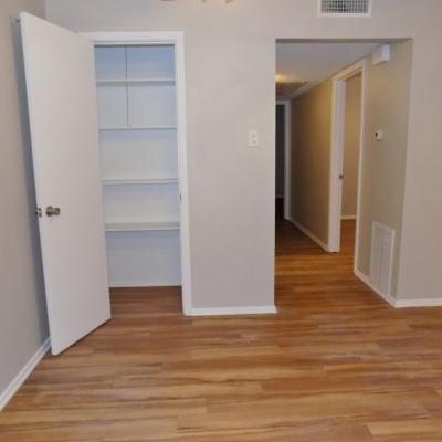 302 N. Main St., Apt. 24 (5)