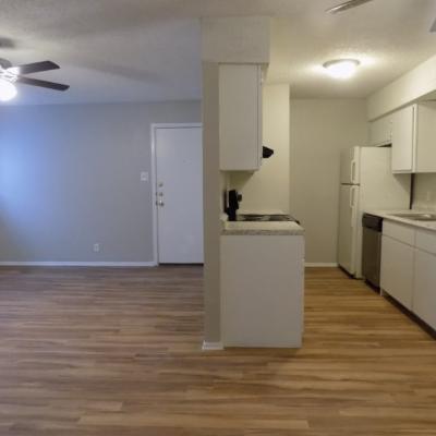 302 N. Main St., Apt. 24 (4)