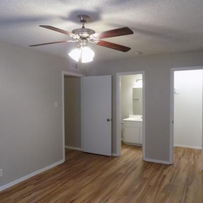 302 N. Main St., Apt. 24 (12)
