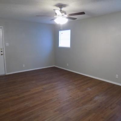 302 N. Main St, Apt 25 (2)