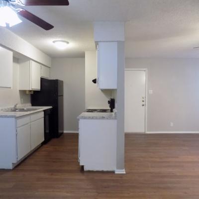 302 N. Main St, Apt 25 (3)
