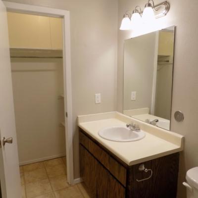302 N. Main St, Apt 30 (13)